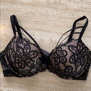 Victoria’s Secret strappy very sexy push up bra